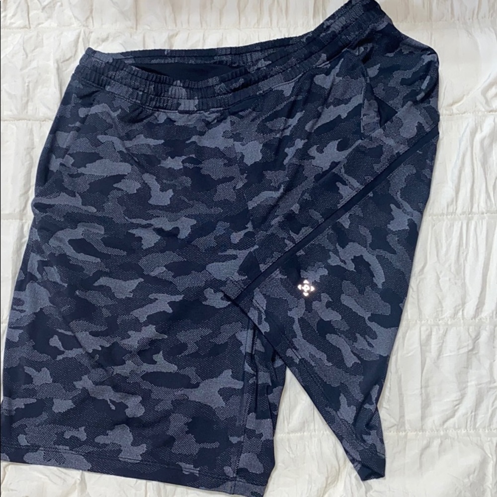 Men’s Lululemon shorts L